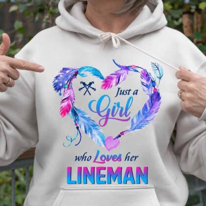 Just a girl who loves her Lineman